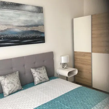 Silverlux Apartment