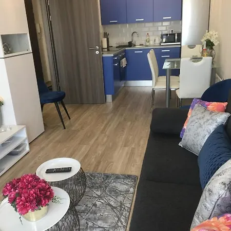 Silverlux Apartment